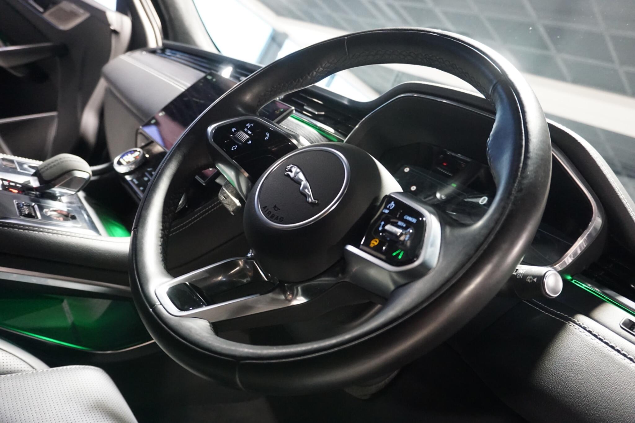 Jaguar F-PACE 3.0 D300 MHEV R-Dynamic HSE Black SUV 5dr Diesel Auto AWD Euro 6 (s/s) (300 ps)